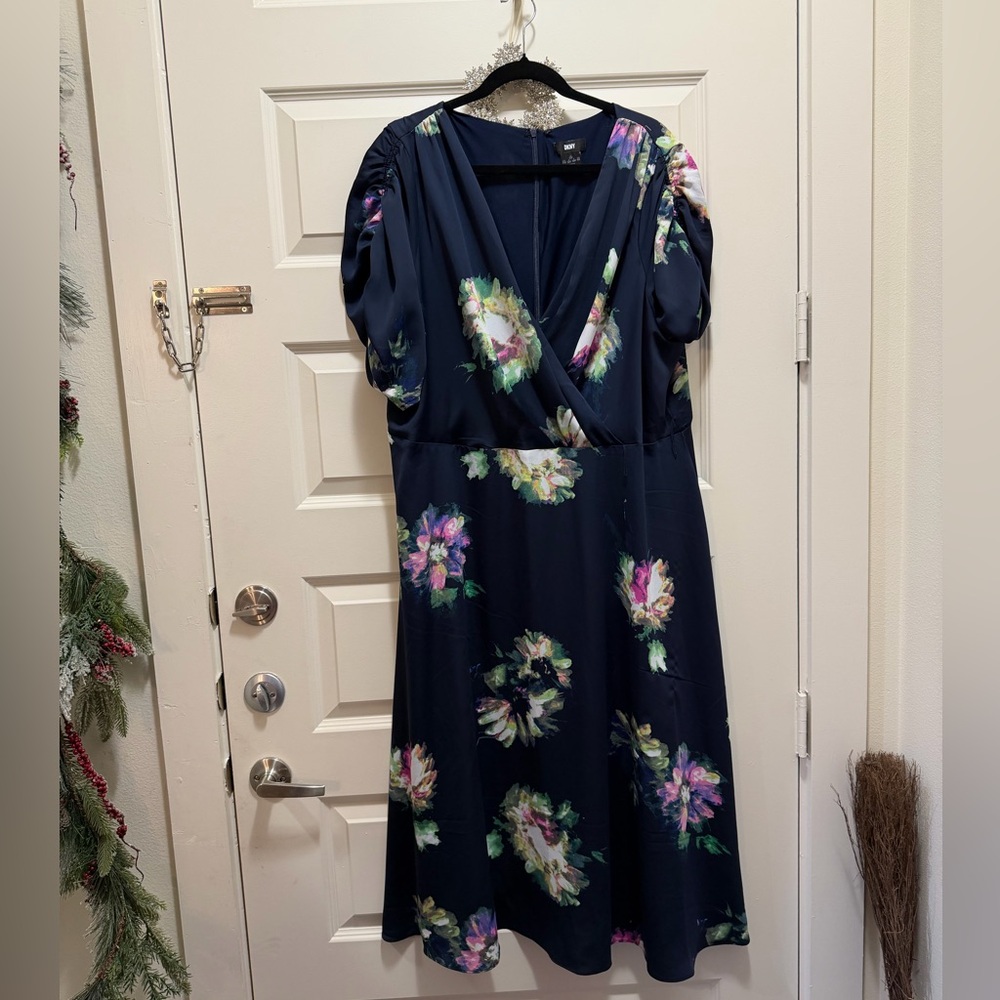 DKNY Floral Navy Dress SZ 22